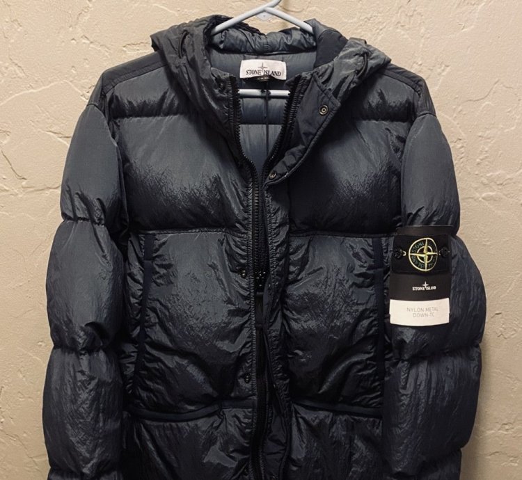 Stone Island Nylon Badge Logo Down Jacket Size Medium