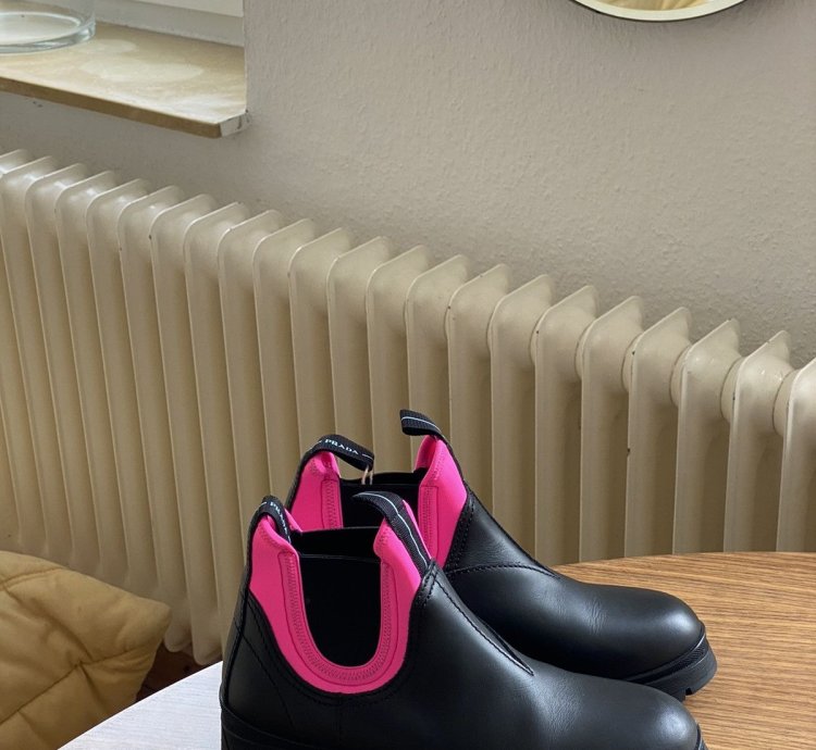 Prada Fw18 Runway Brixxen Chelsea Boots Pink Black 40 5