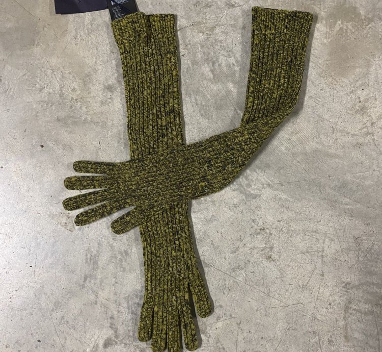 Prada Gloves Cashmere Timberland Vest And Diesel Shoes