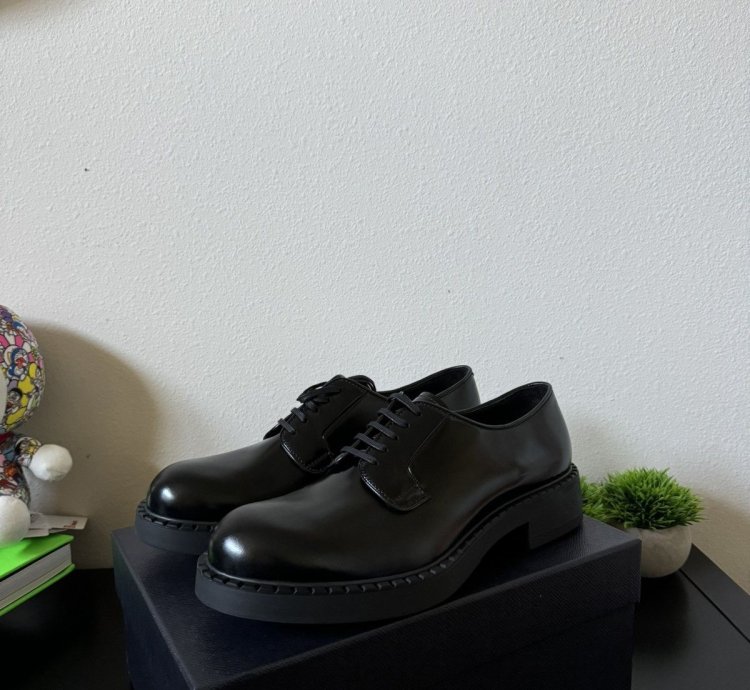 Prada Lace Up Derby Shoes Black Size 11