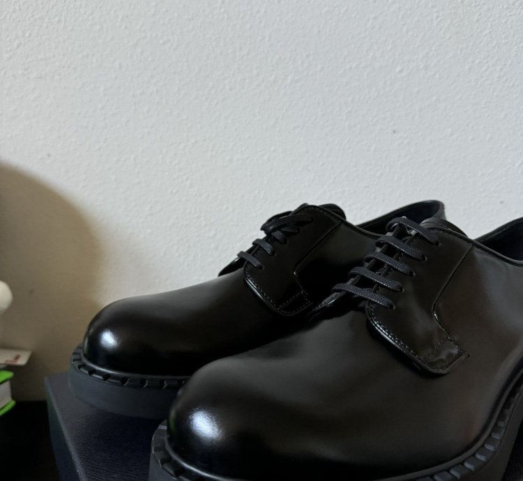 Prada Lace Up Derby Shoes Black Size 11