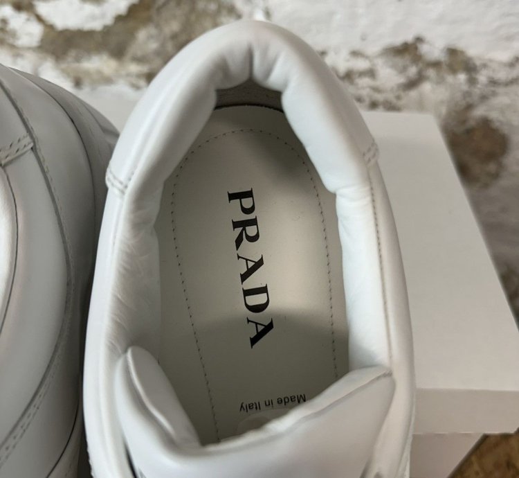 Prada Logo Plaque White Leather Low Top Sneaker Size 11 New