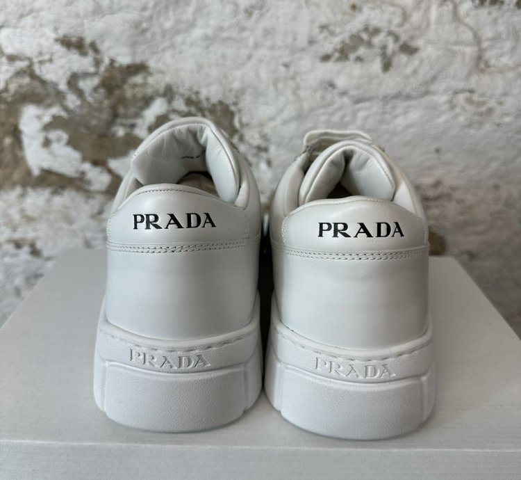 Prada Logo Plaque White Leather Low Top Sneaker Size 11 New