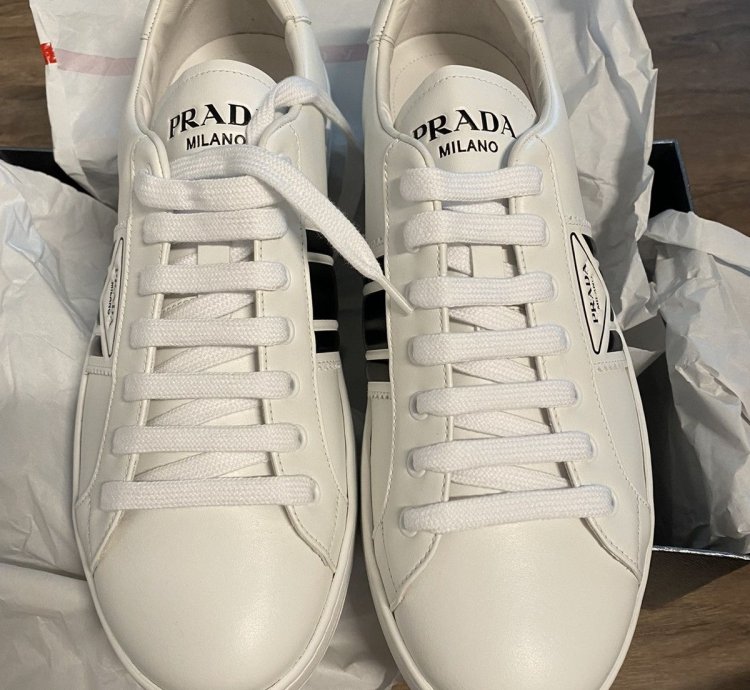 Prada Mens Leather Sneakers