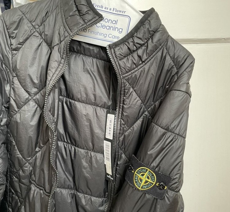 Stone Island Quilted Design Size Medium Lightweight Jacket