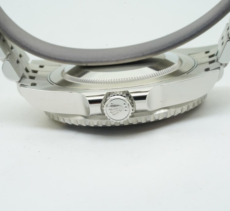 Rolex Gmt-master Ii 126710blro 40mm Jubile Pepsi Black Dial