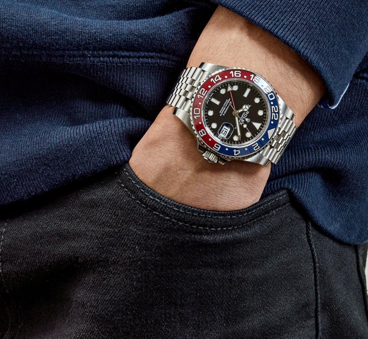 Rolex Gmt-master Ii 126710blro Pepsi Stainless Steel Black Dial Jubilee