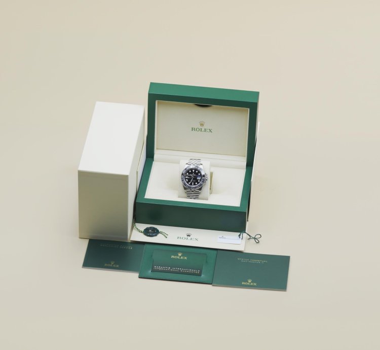 Rolex Gmt-master Ii 126710grnr Bruce Wayne Jubilee Bracelet
