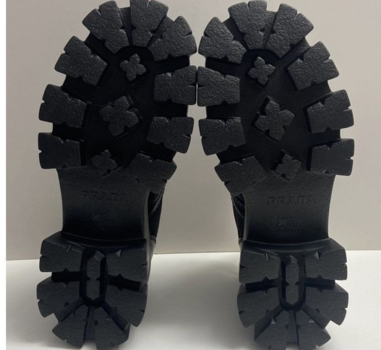 Prada Monolith Derby Lace Up 9 5