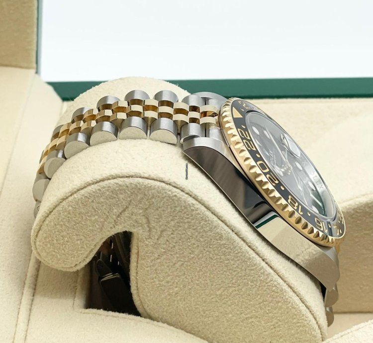Rolex Gmt-master Ii 126713grnr Automatic 2025 Gold Steel New