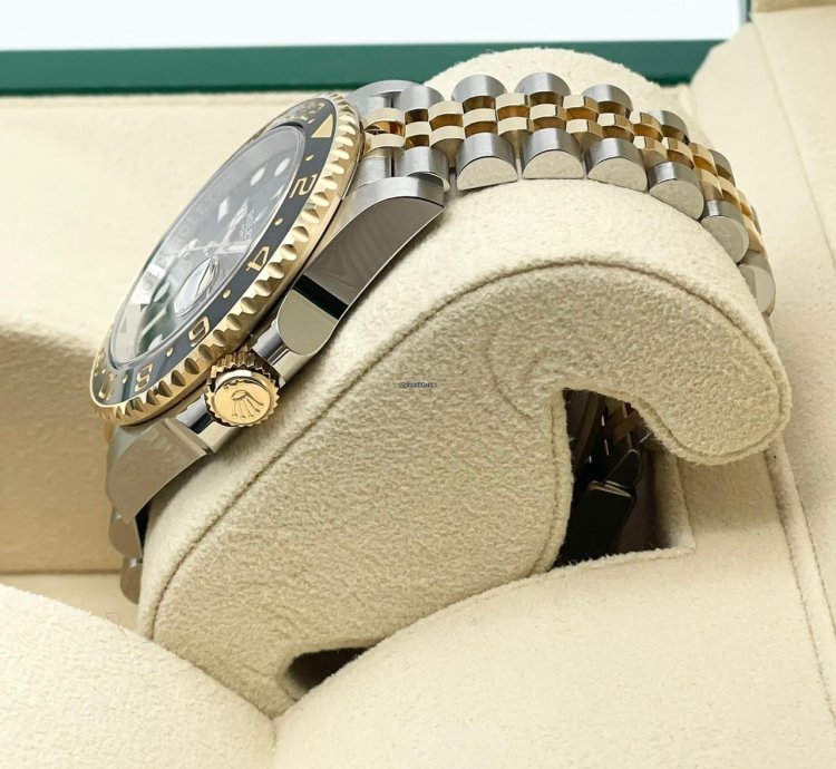 Rolex Gmt-master Ii 126713grnr Automatic 2025 Gold Steel New