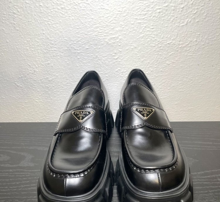 Prada Monolith Lug-sole Brushed Leather Loafers Size 9