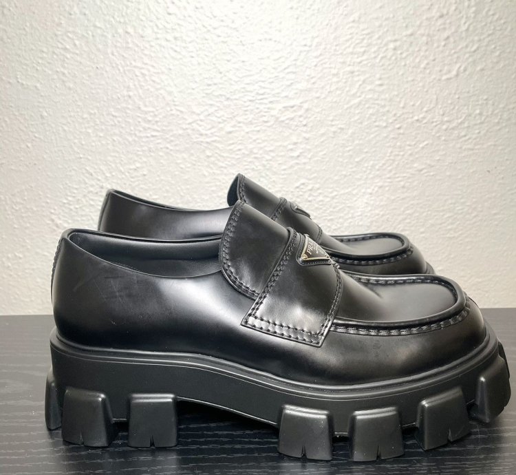 Prada Monolith Lug-sole Brushed Leather Loafers Size 9