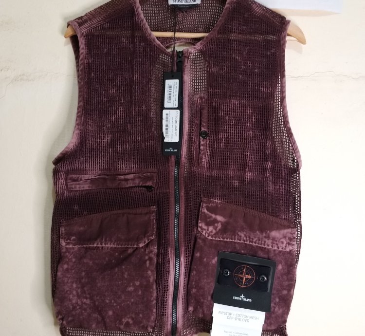 Stone Island Ripstop Vest Burgundy