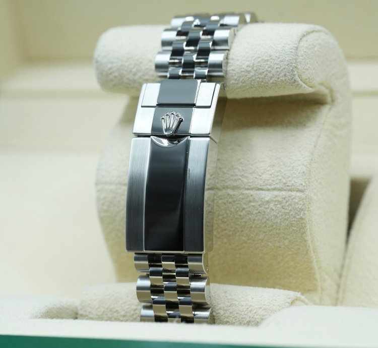 Rolex Gmt-master Ii 2025 Gmt-master Ii Pepsi Jubilee Bracelet Unworn Full Set Box Papers 126710blro
