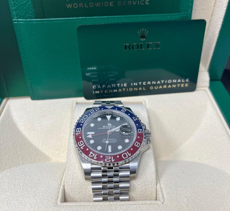 Rolex Gmt-master Ii 40mm Red And Blue Pepsi Jubilee Bracelet 126710blro