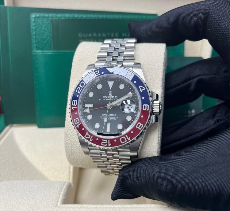 Rolex Gmt-master Ii 40mm Red And Blue Pepsi Jubilee Bracelet 126710blro