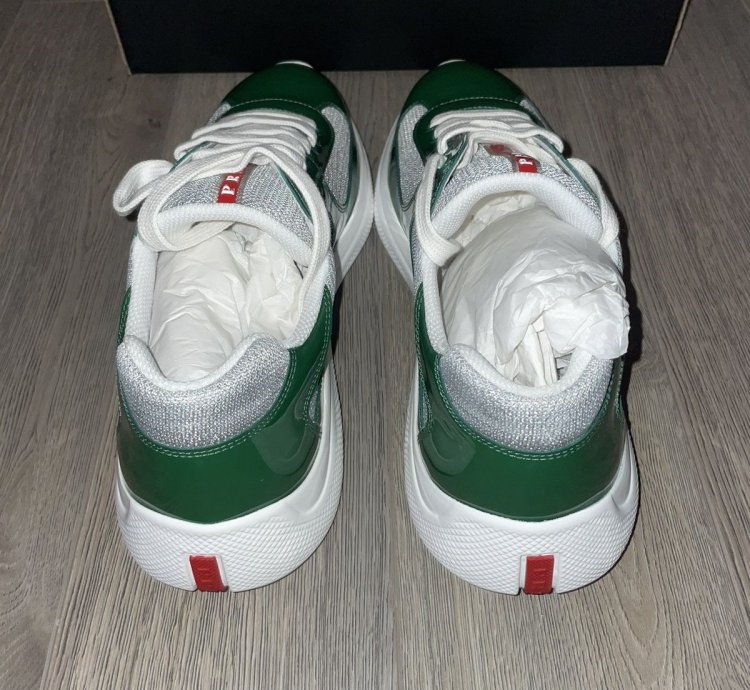 Prada Patent Green America Cups - Bnwt