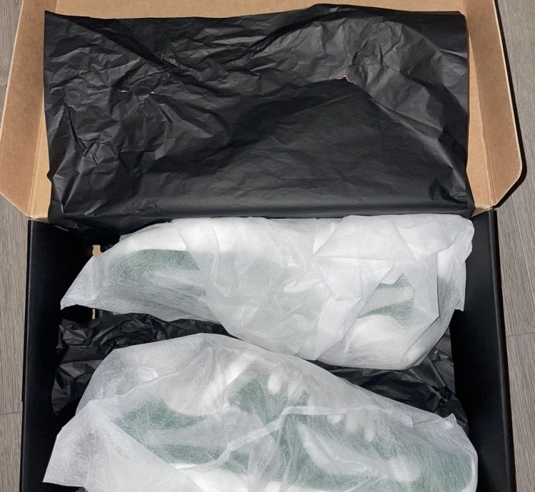 Prada Patent Green America Cups - Bnwt