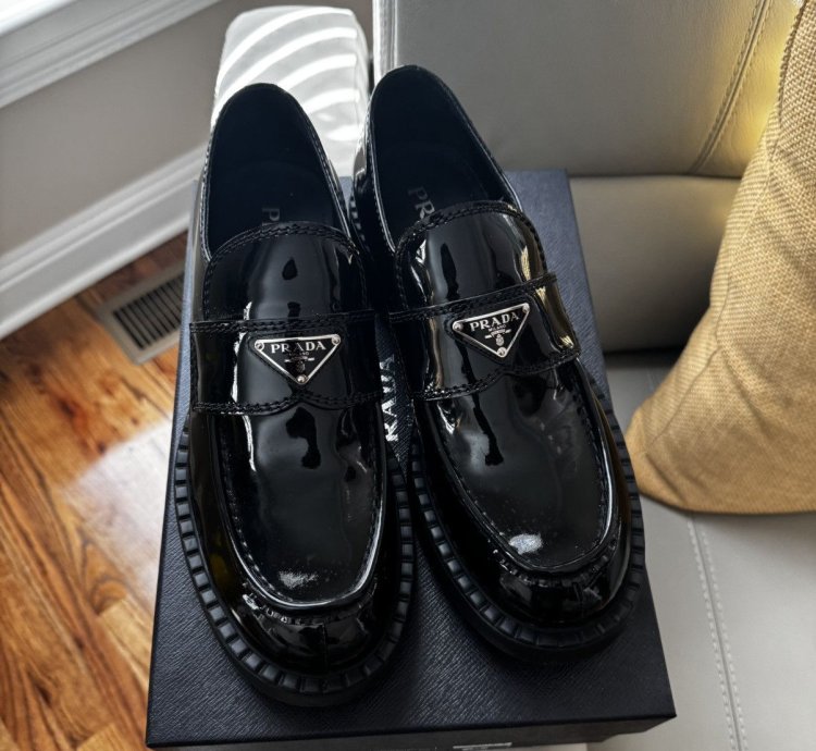 Prada Patent Leather Loafers fits Like 11 5us