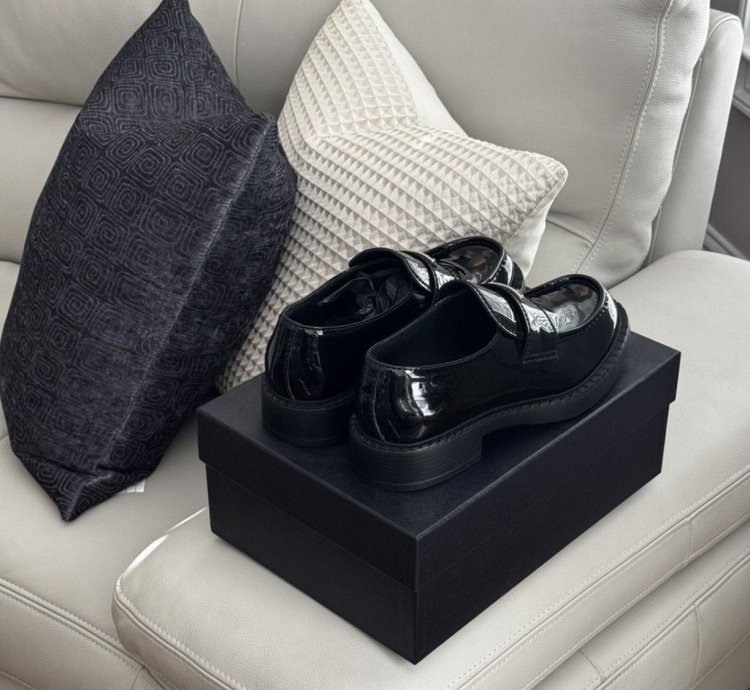 Prada Patent Leather Loafers fits Like 11 5us