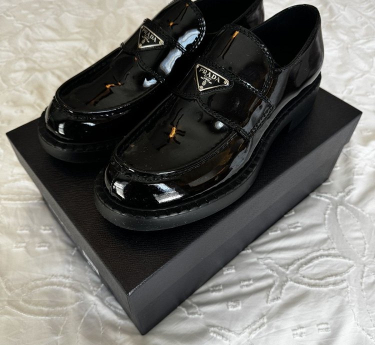 Prada Patent Leather Loafers fits Like 11 5us
