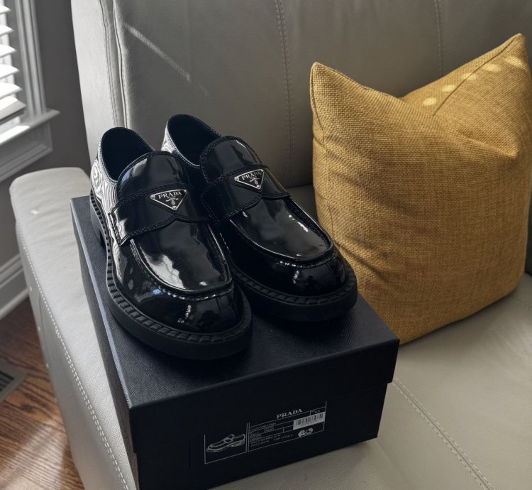Prada Patent Leather Loafers fits Like 11 5us