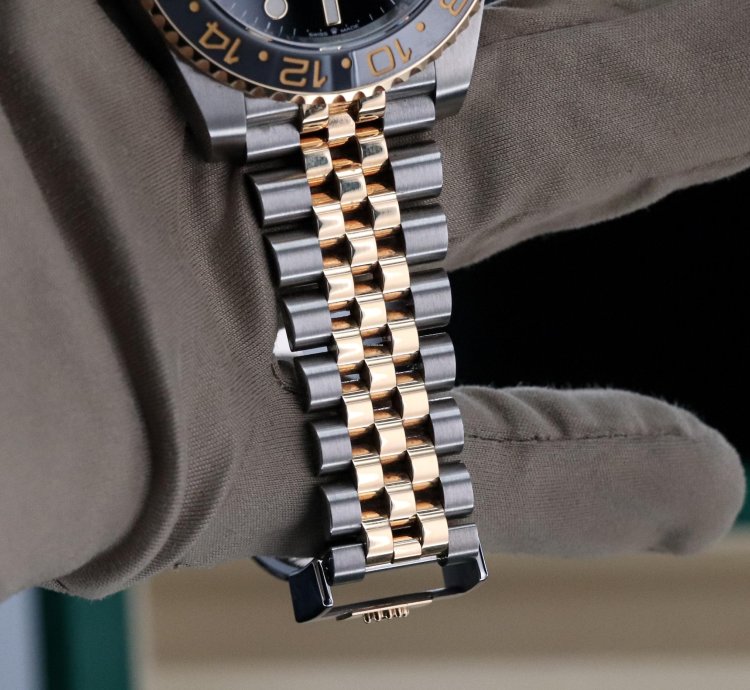 Rolex Gmt-master Ii Bumblebee 2025 Complete Set Zombie Two Tone 40mm Steel Gold 126713 Grnr