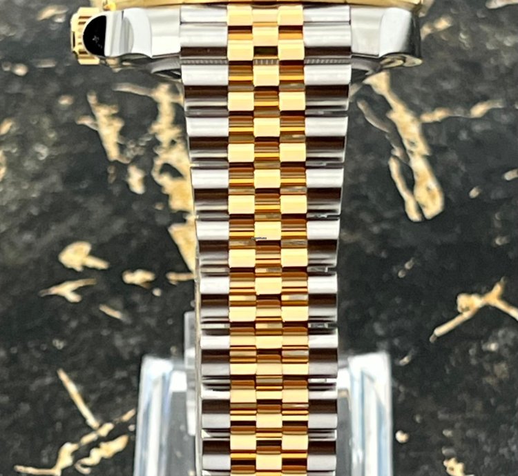 Rolex Gmt-master Ii New 2025 - Gmt-master Ii - 126713grnr - Steel Gold