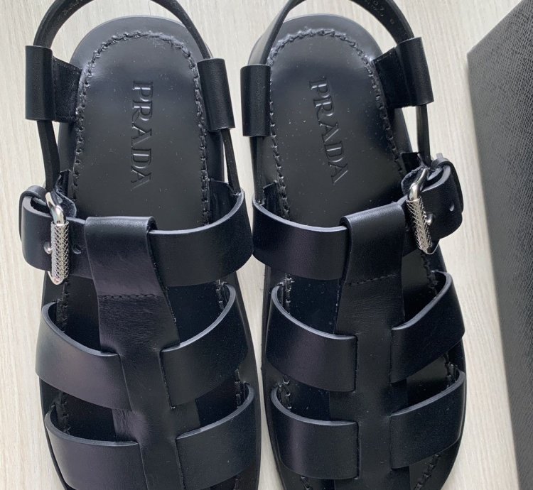 Prada Sandals Us 9 New