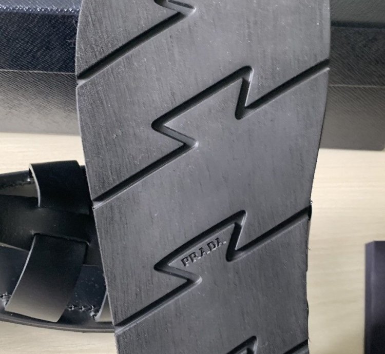 Prada Sandals Us 9 New
