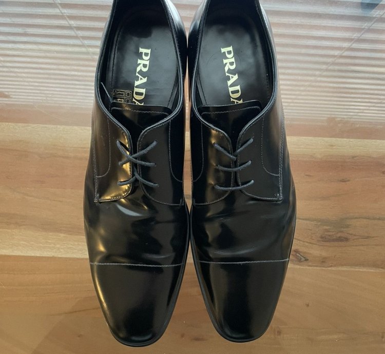 Prada Smooth Leather Lace Up Dress Shoe