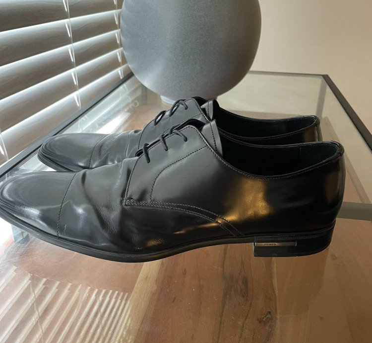 Prada Smooth Leather Lace Up Dress Shoe