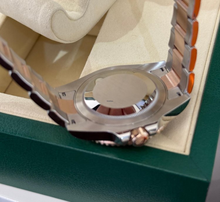 Rolex Gmt-master Ii Nuovo 2025 Aprile Rootbeer Acciaio Oro Rosa Full Set Con Documenti Scatola