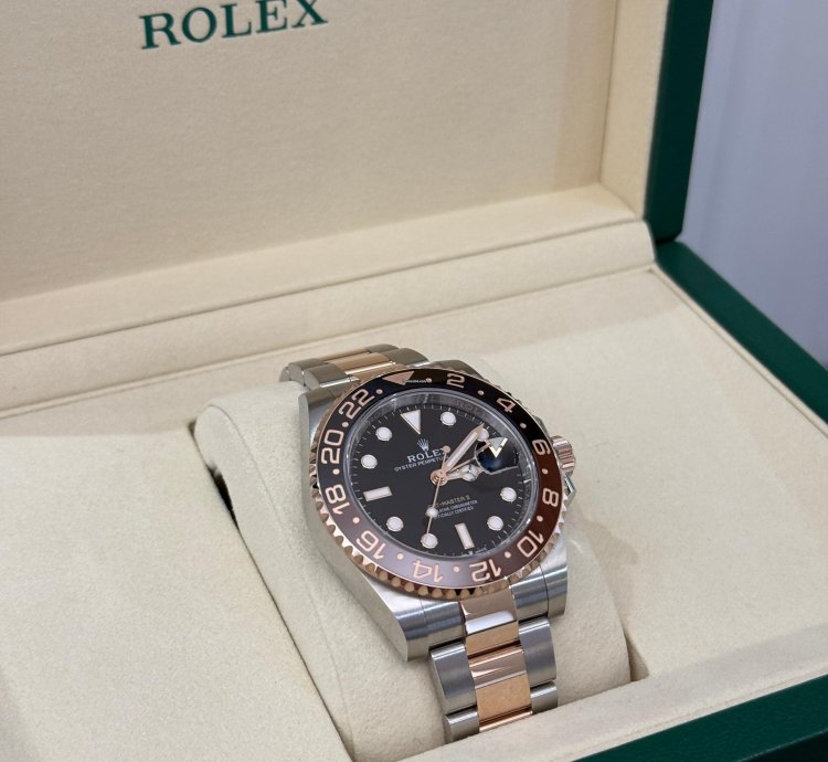 Rolex Gmt-master Ii Nuovo 2025 Aprile Rootbeer Acciaio Oro Rosa Full Set Con Documenti Scatola