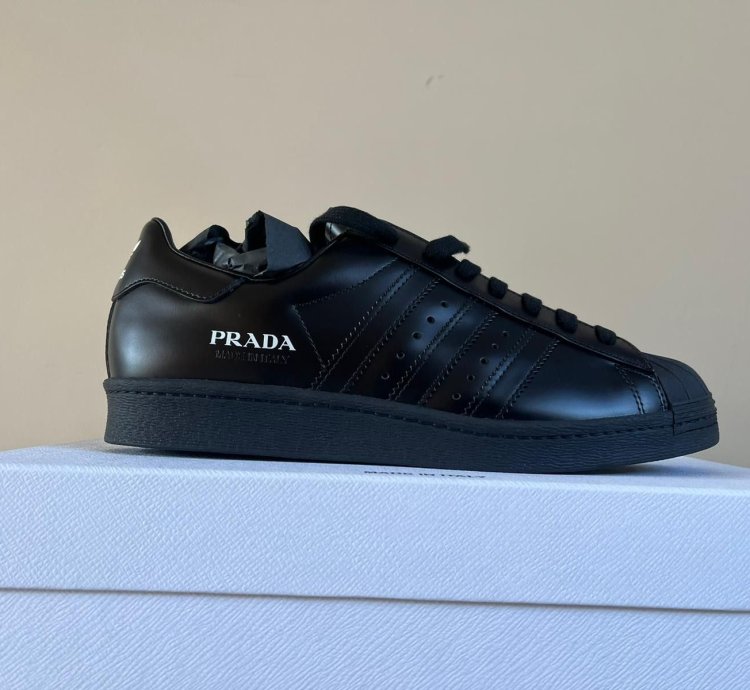 Prada Superstar Low Top In Black