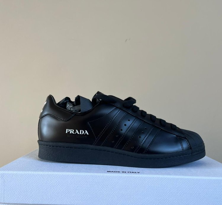 Prada Superstar Low Top In Black