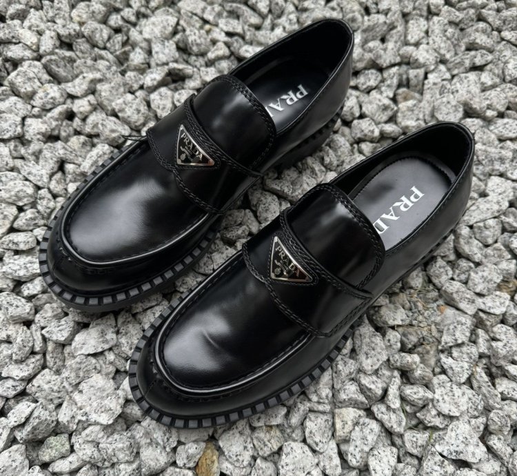Prada Triangle Logo Loafers Spazzolato Size Uk 7 Rrp 1100