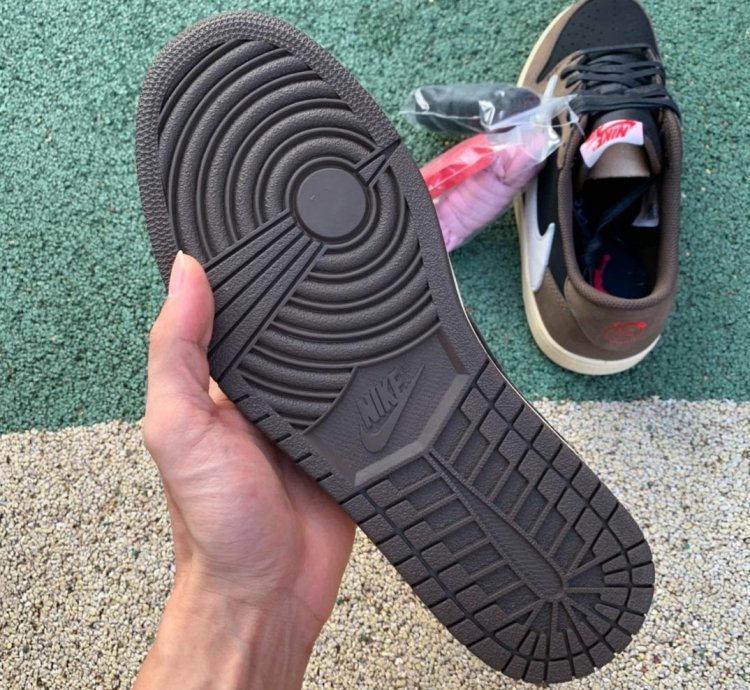 Air Jordan 1 Retro Low Og Sp Travis Scott Mocha