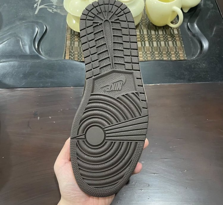 Air Jordan 1 Retro Low Og Sp Travis Scott Mocha