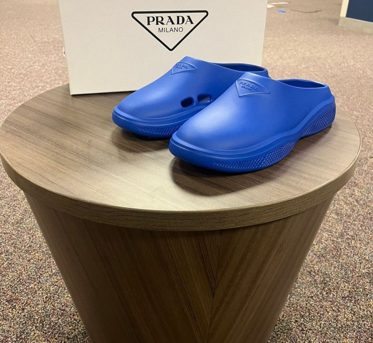 Sabot Slides In Blue