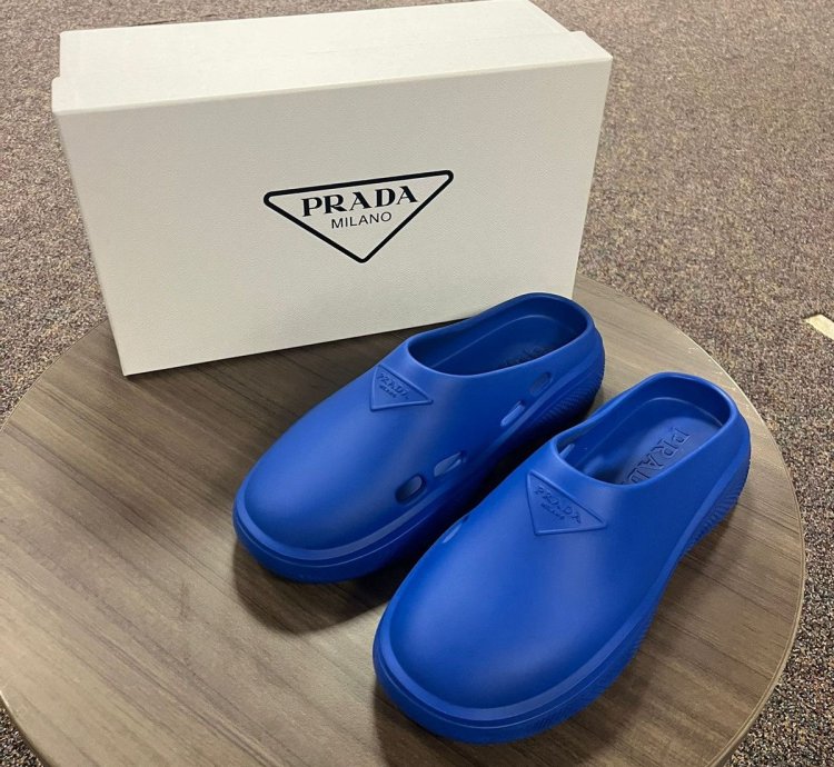 Sabot Slides In Blue