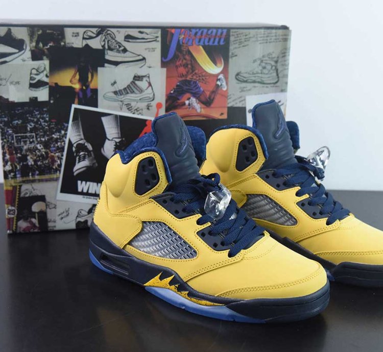 Nike Air Jordan 5 Retro Michigan