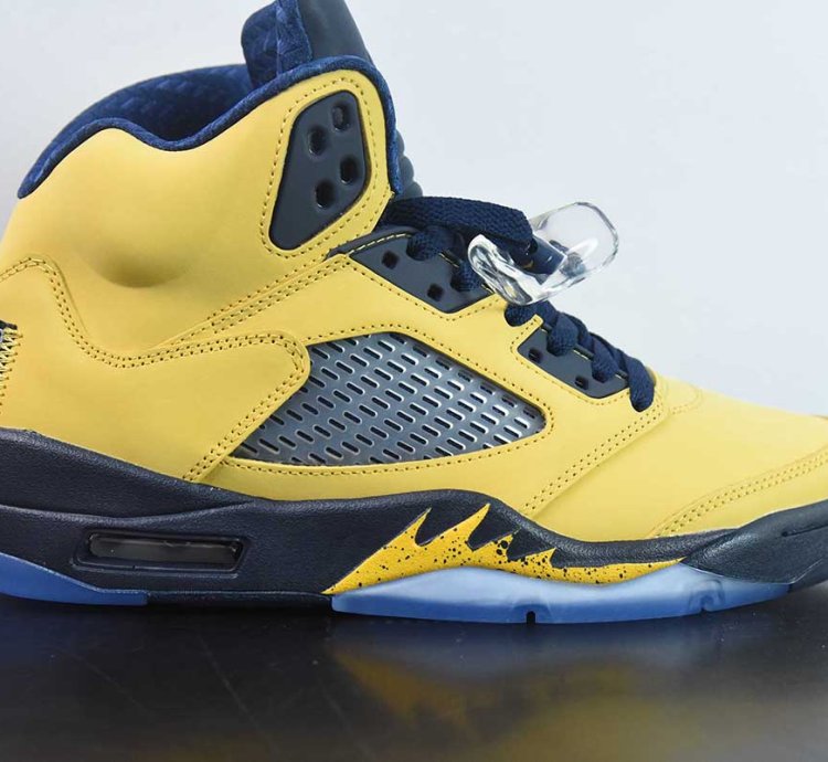 Nike Air Jordan 5 Retro Michigan