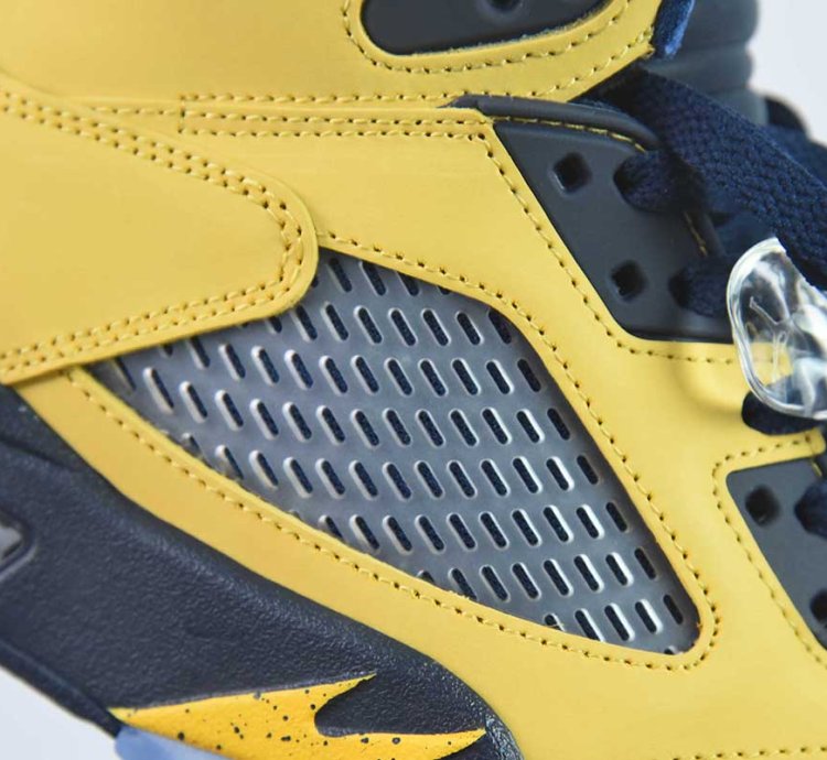 Nike Air Jordan 5 Retro Michigan