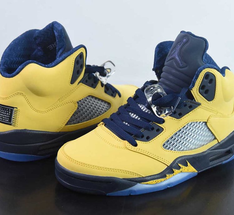 Nike Air Jordan 5 Retro Michigan
