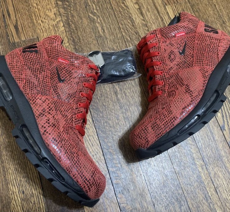 Snakeskin Goadome In Red