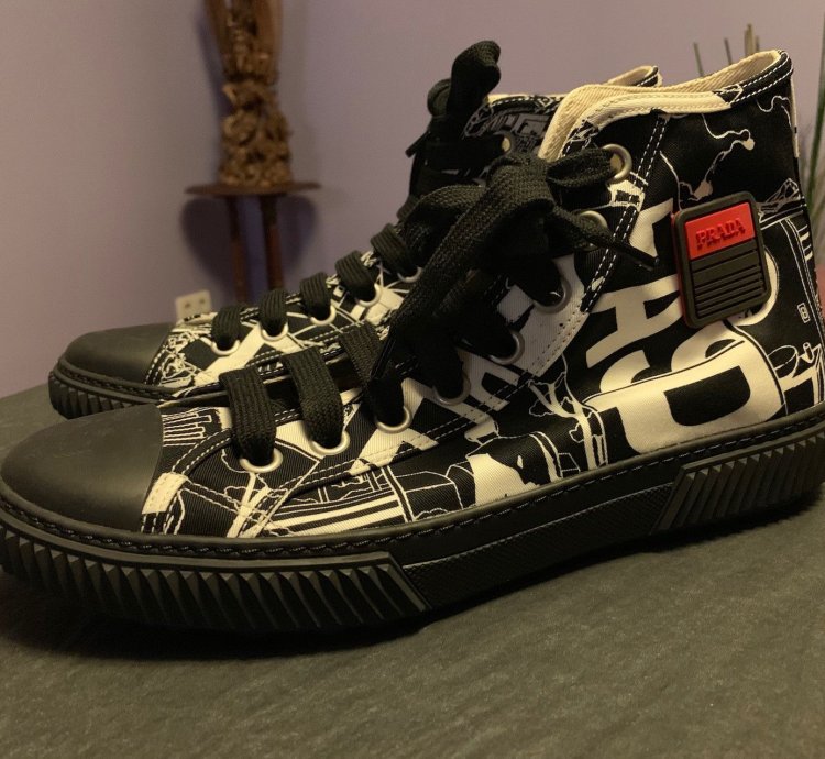 Sneaker High-top Comic Print