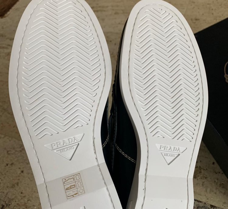 Sperry In Black