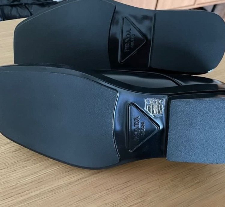 Squared Toe Brushed Leather Derbys